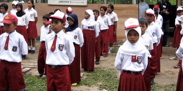 Sekolah Dilarang Memaksa Siswa Membeli Perlengkapan Belajar